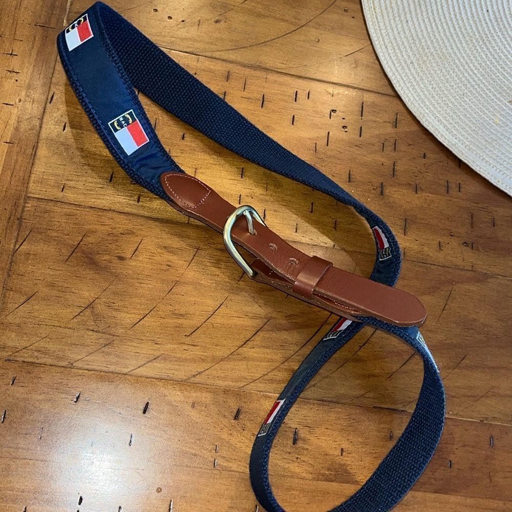 Leather Man Ltd North Carolina Flag Cloth Mens buckle motif belt, size 38